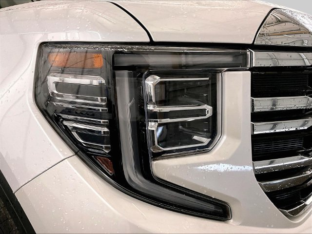 Used 2022 GMC Sierra 1500 SLT w/ SLT Premium Plus Package AWD/4WD image 27