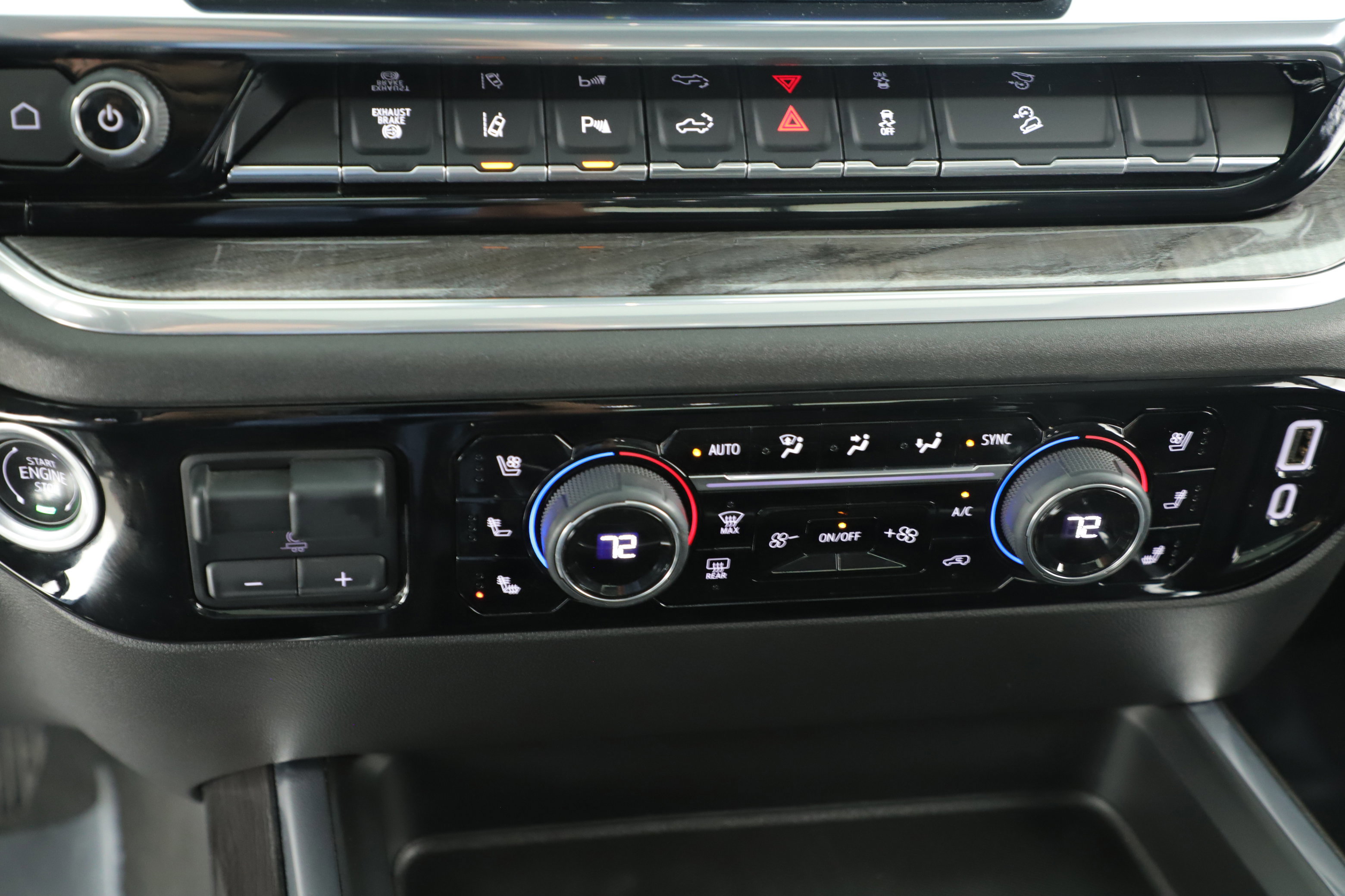 Used 2024 Chevrolet Silverado 2500 LTZ w/ LTZ Plus Package image 17