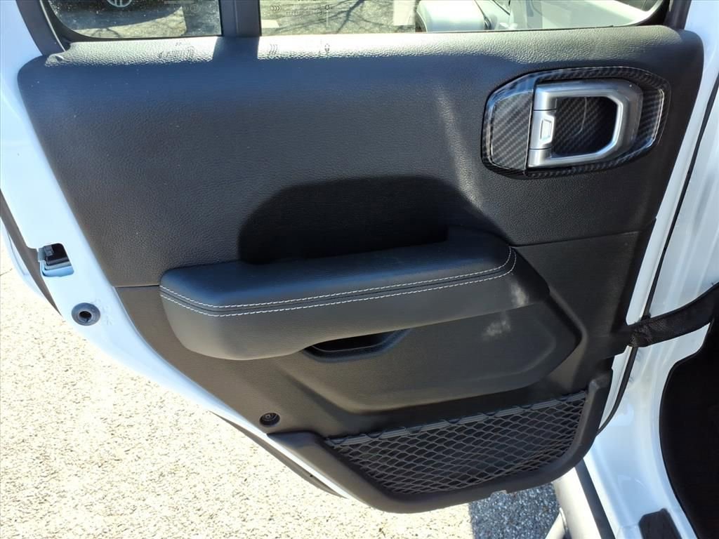 Used 2020 Jeep Gladiator Overland w/ Popular Equipment Package image 24