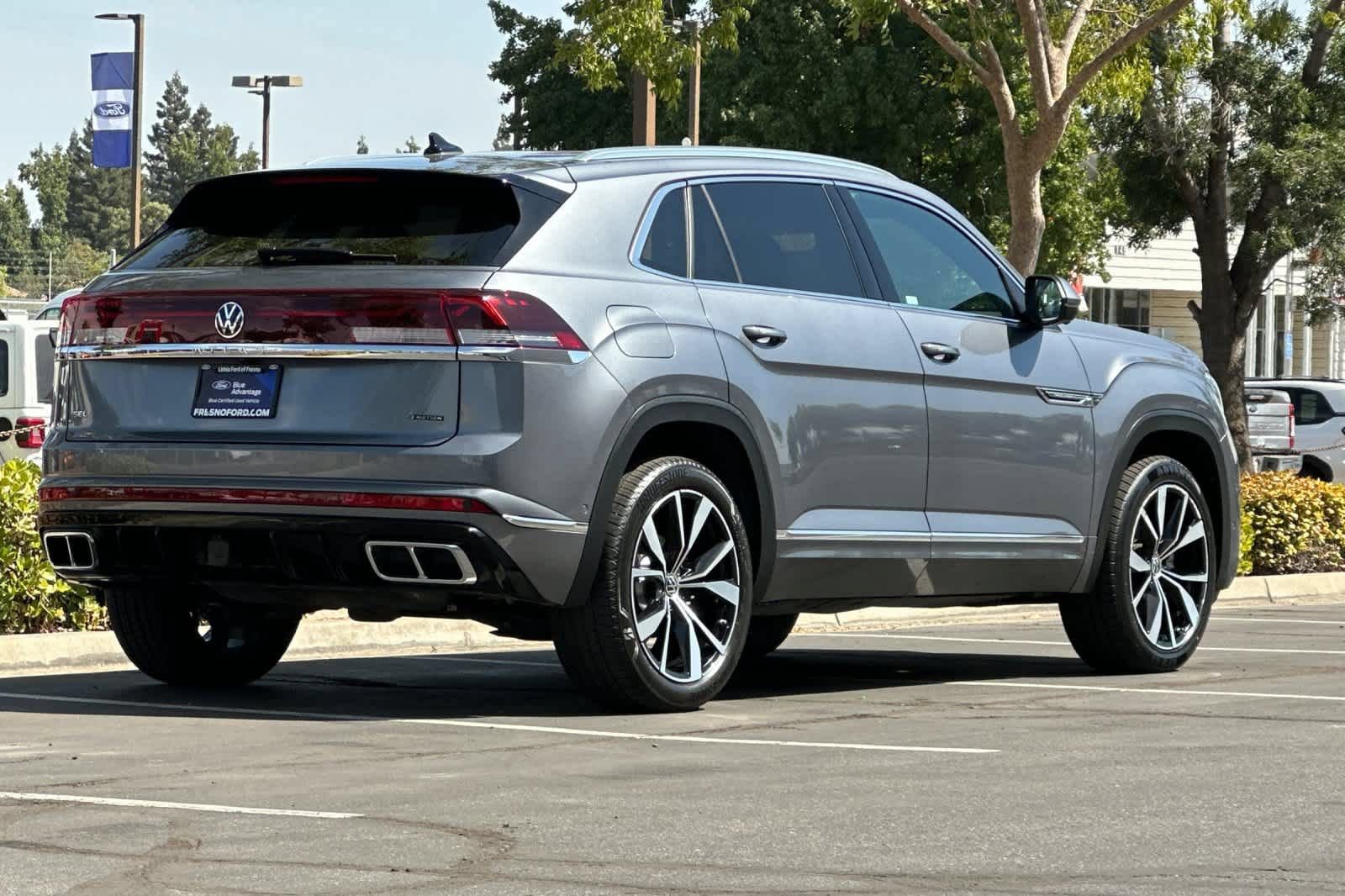 Used 2024 Volkswagen Atlas Cross Sport SEL Premium R-Line AWD/4WD image 2