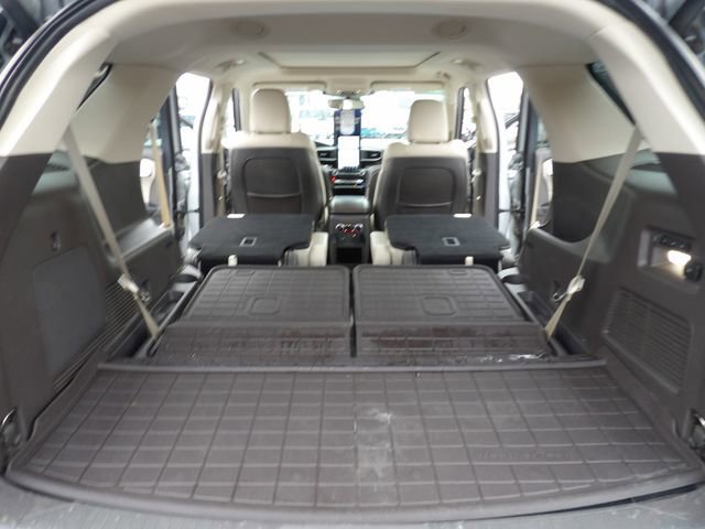 Certified 2020 Ford Explorer Platinum w/ Premium Technology Package image 32