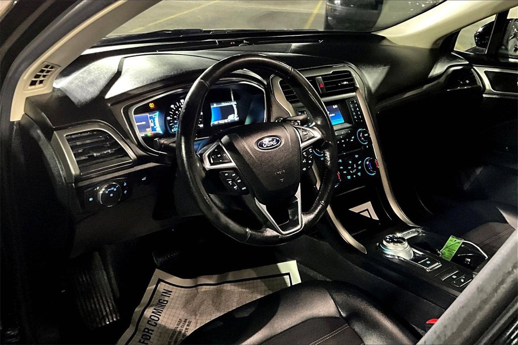 Certified 2017 Ford Fusion SE w/ Equipment Group 601A image 13