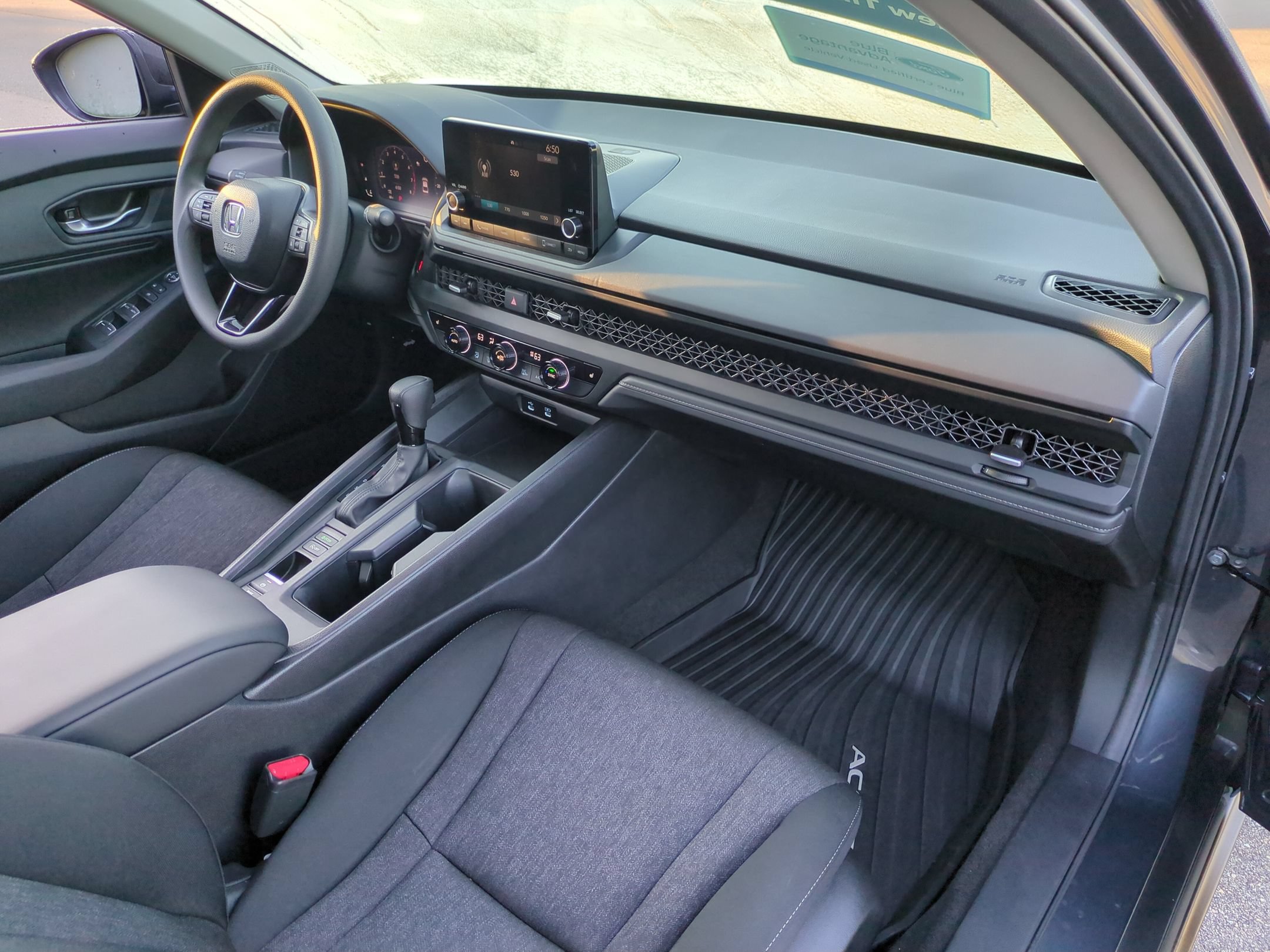 Used 2025 Honda Accord SE image 39