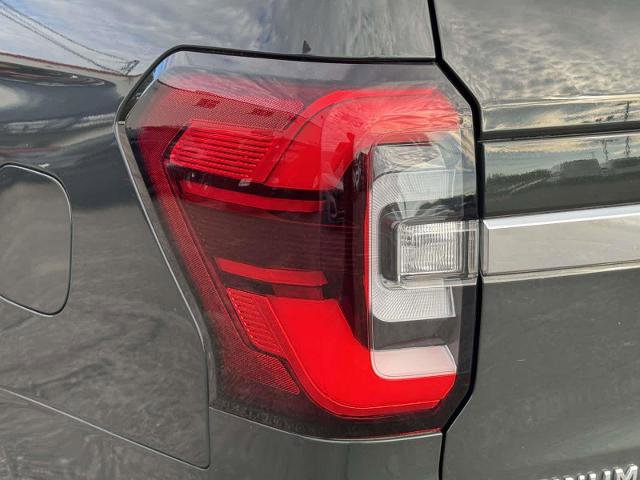 Certified 2022 Ford Expedition Max Platinum image 9
