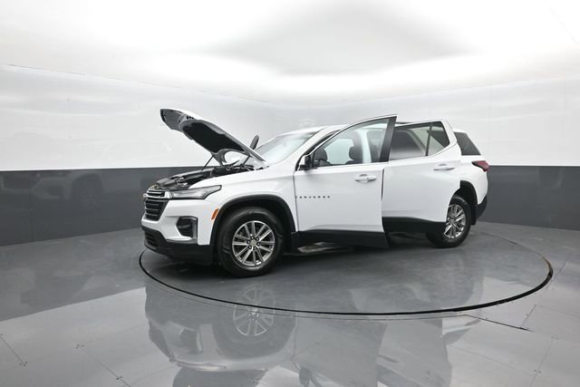 Used 2023 Chevrolet Traverse LT w/ LPO, Floor Liner Package image 44