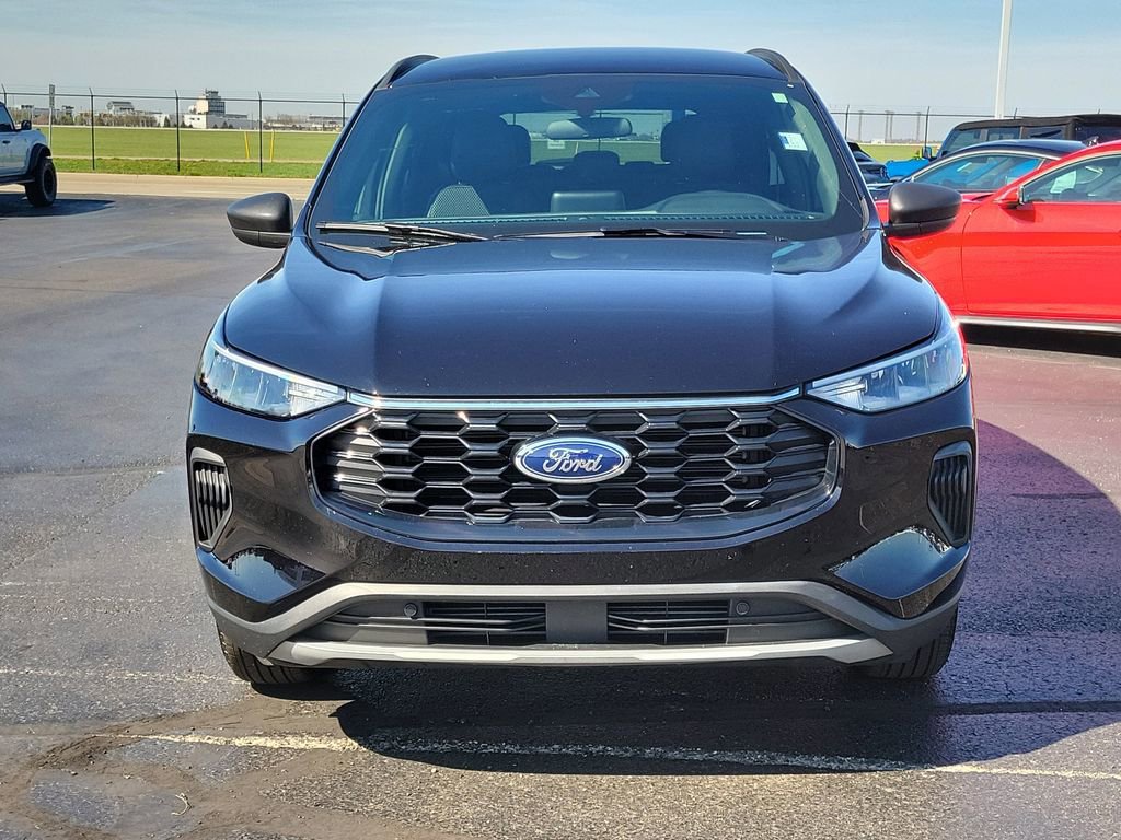 Certified 2025 Ford Escape ST-Line AWD/4WD image 8