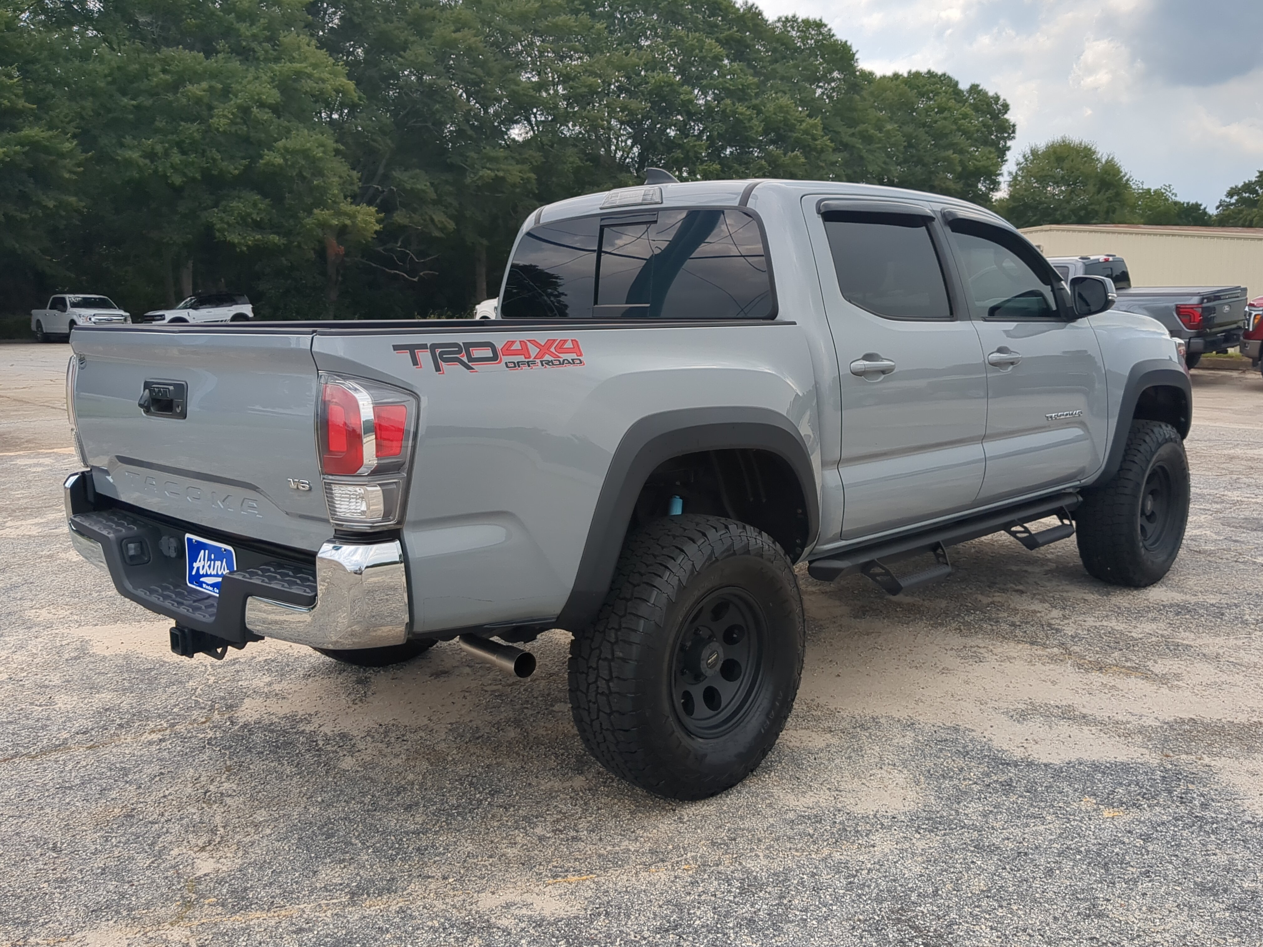 Used 2020 Toyota Tacoma TRD Off-Road AWD/4WD image 3
