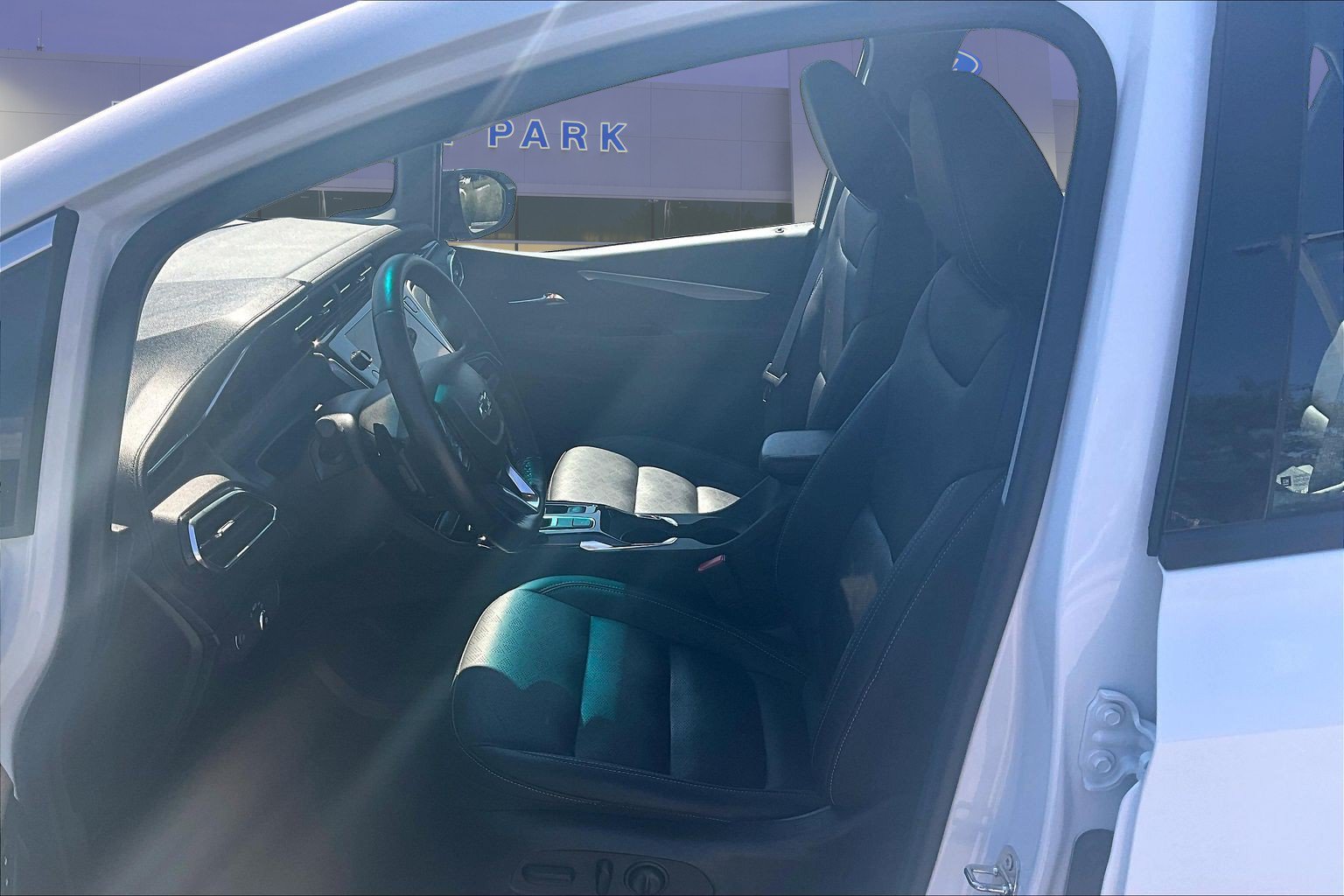 Used 2023 Chevrolet Bolt LT w/ Infotainment Package FWD image 21