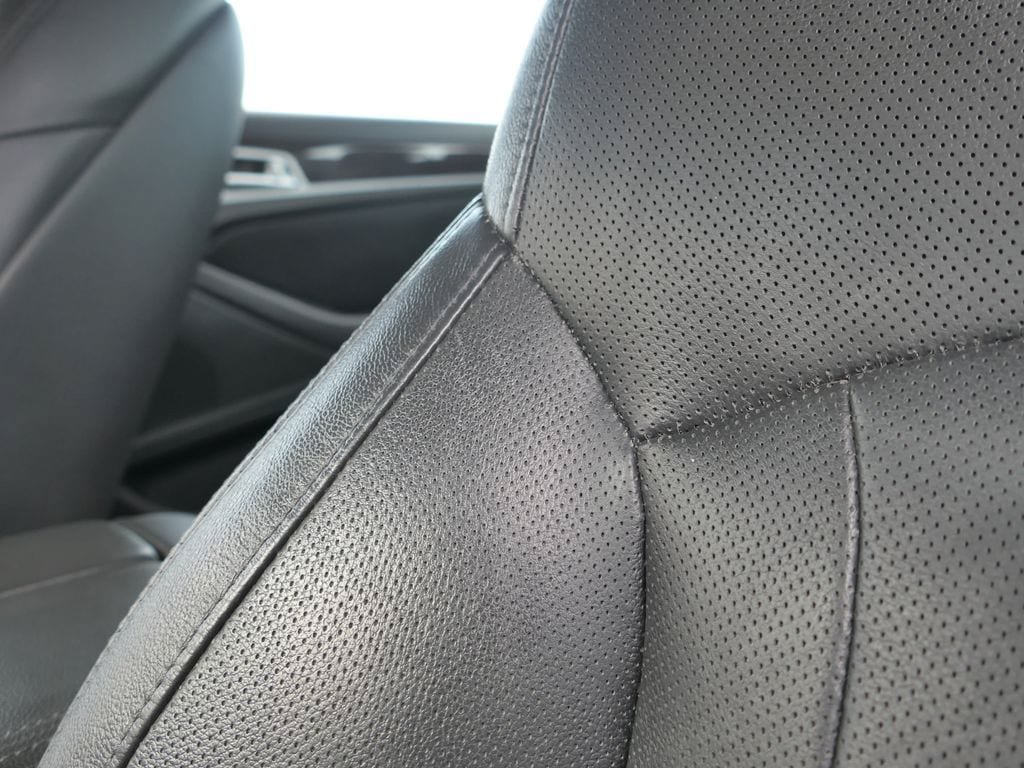 Used 2018 Genesis G80 3.8 RWD image 14
