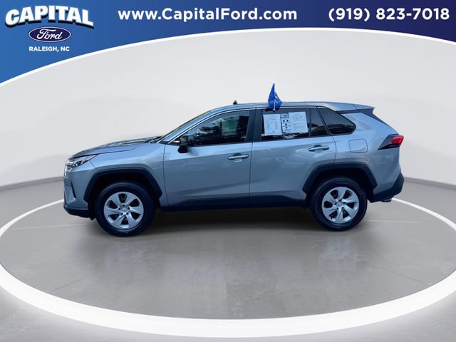 Used 2025 Toyota RAV4 LE AWD/4WD image 5