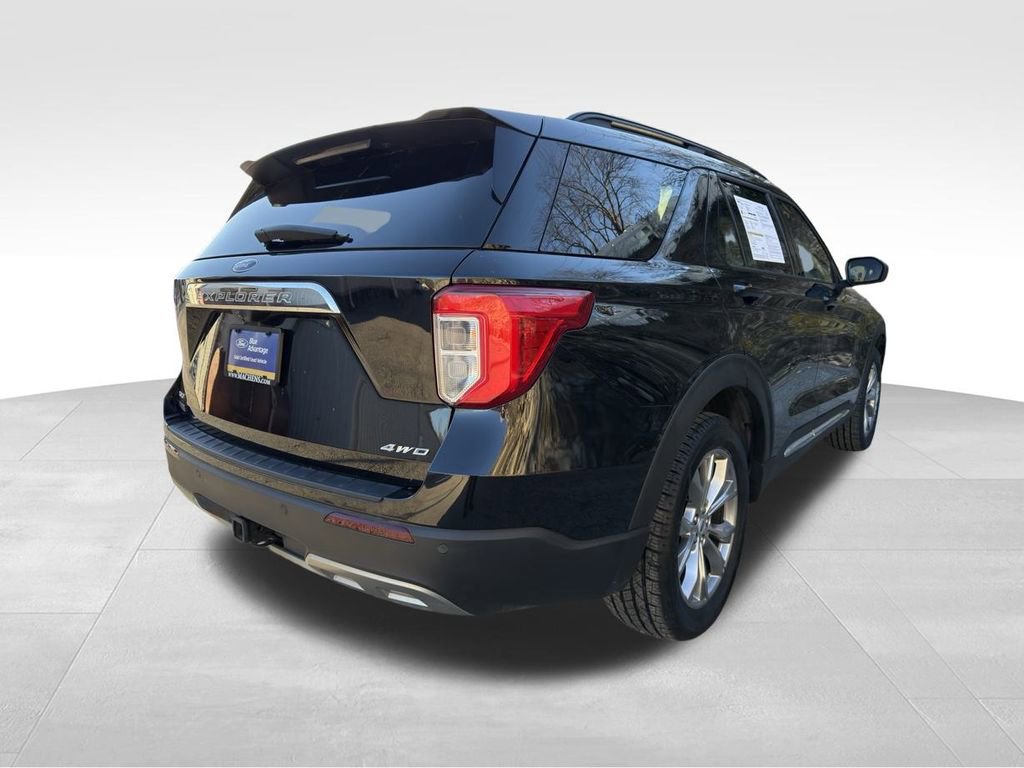 Certified 2022 Ford Explorer XLT w/ Equipment Group 202A image 6