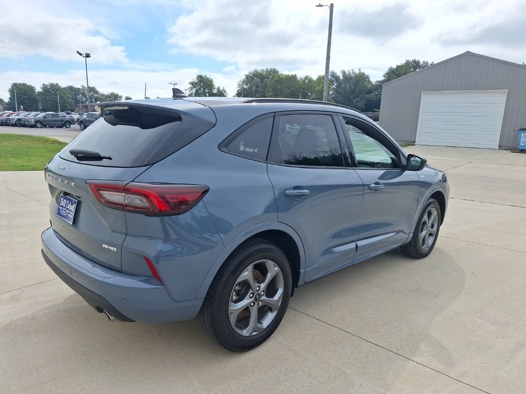 Certified 2024 Ford Escape ST-Line w/ Tech Pack #1 AWD/4WD image 16