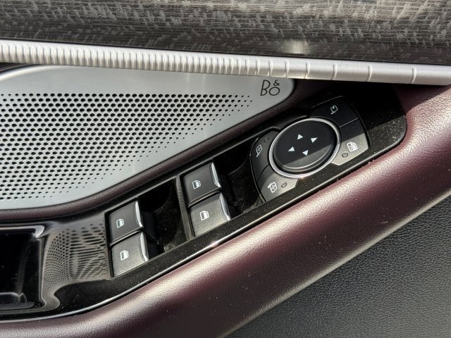 Certified 2025 Ford Explorer Platinum w/ LUX Leather Package image 12