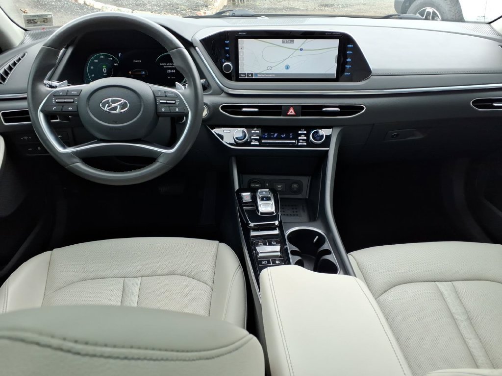 Used 2023 Hyundai Sonata Limited w/ Cargo Package FWD image 6