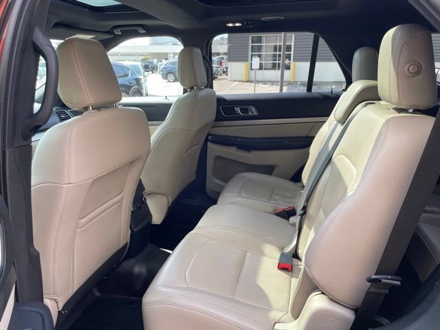 Certified 2018 Ford Explorer XLT w/ Equipment Group 202A AWD/4WD image 30