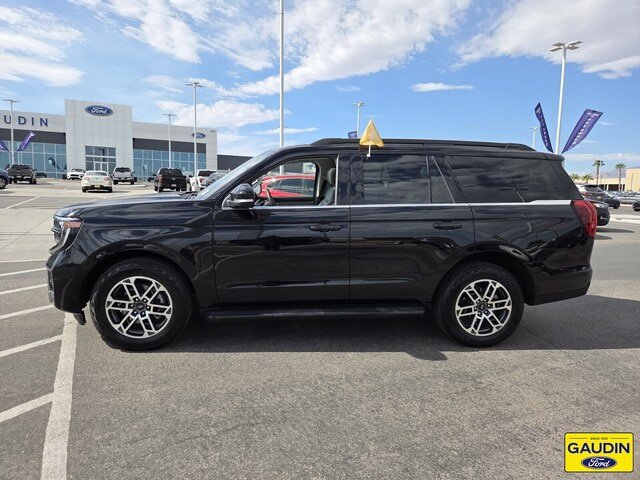 Certified 2025 Ford Expedition Active AWD/4WD image 4