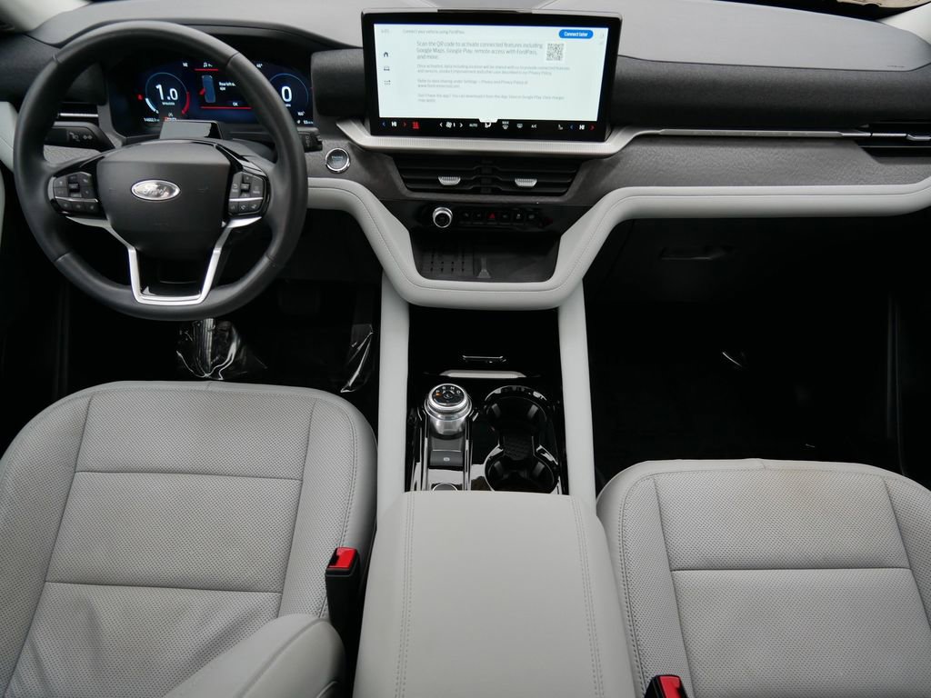 Certified 2025 Ford Explorer Platinum w/ Ultimate Package image 13