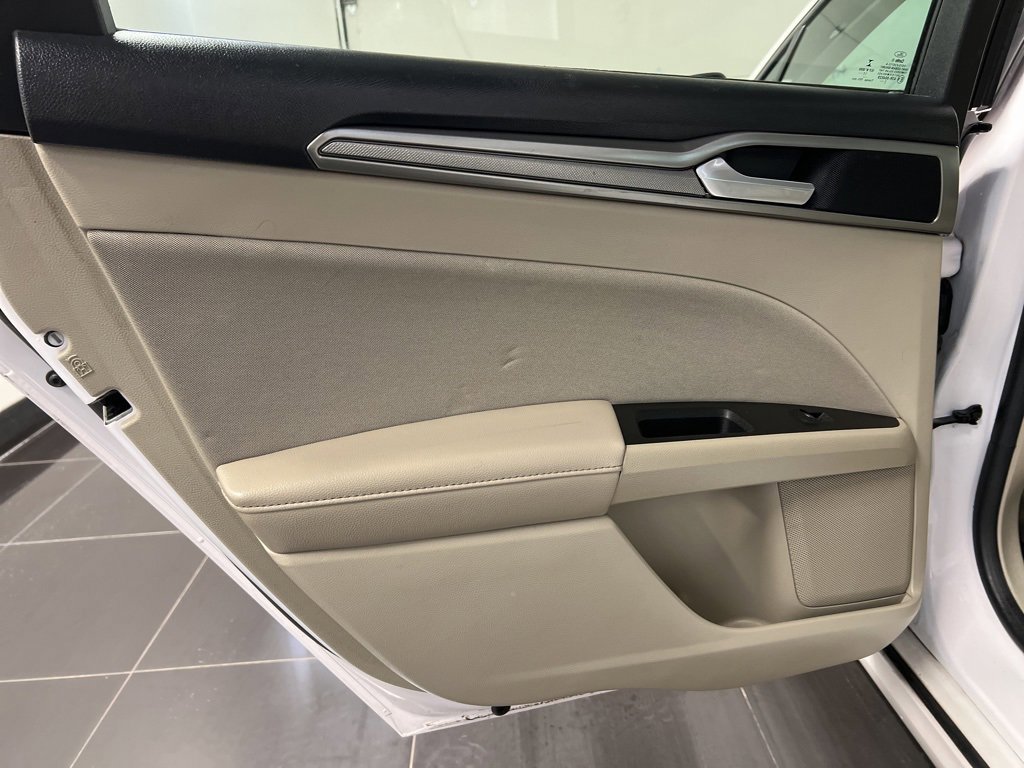 Certified 2018 Ford Fusion SE w/ Fusion SE Technology Package image 32