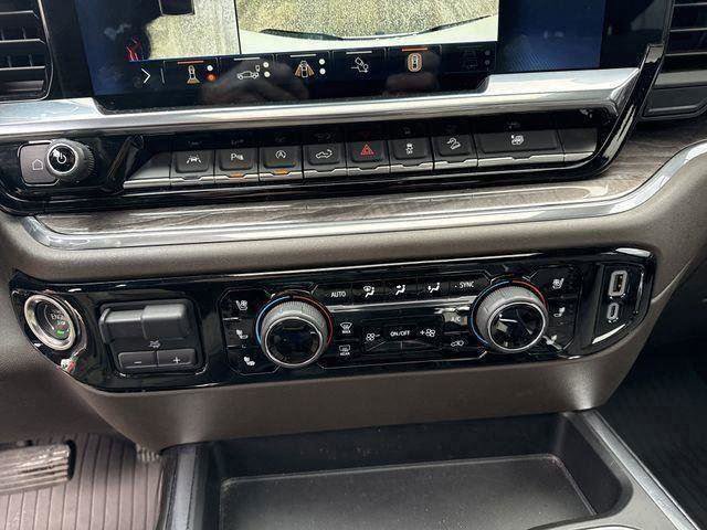 Used 2024 Chevrolet Silverado 1500 LTZ w/ LTZ Premium Package image 9