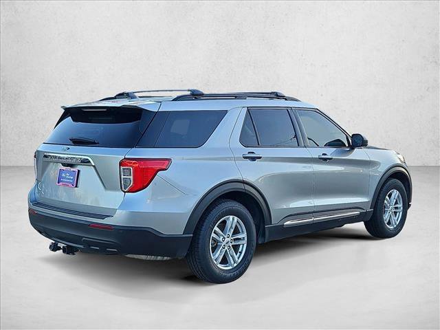 Certified 2023 Ford Explorer XLT image 3