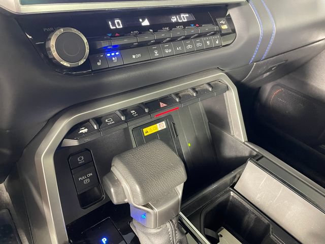 Used 2023 Toyota Tundra Platinum AWD/4WD image 8