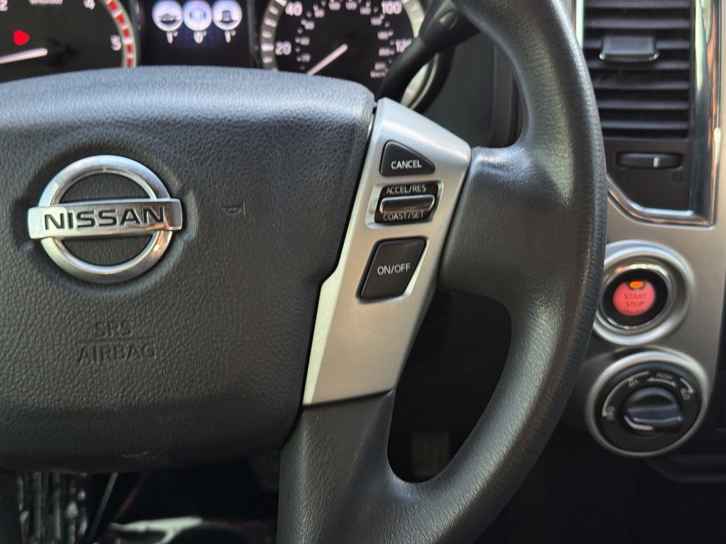 Used 2018 Nissan Titan SV AWD/4WD image 25