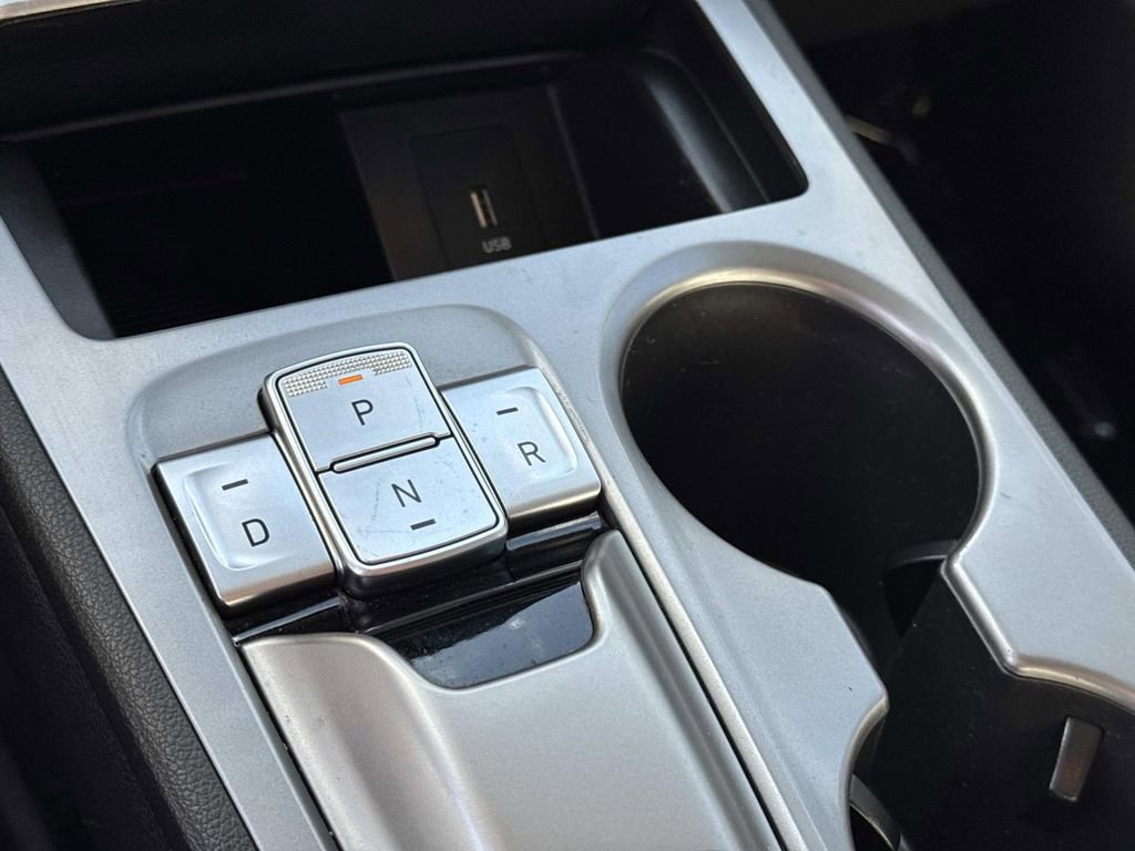 Used 2023 Hyundai Kona SE image 31