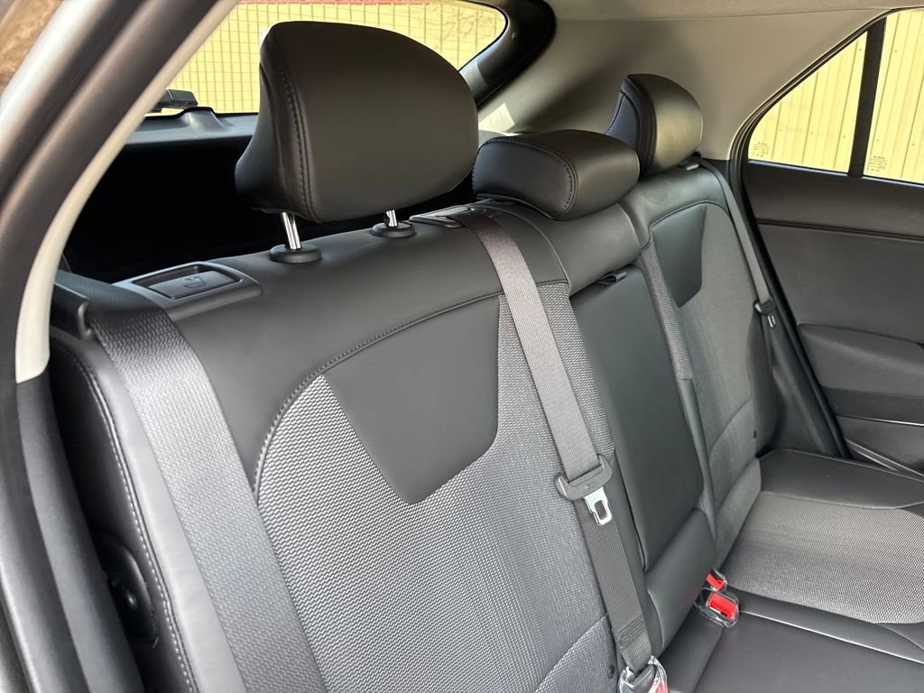 Used 2023 Kia Niro EX image 23