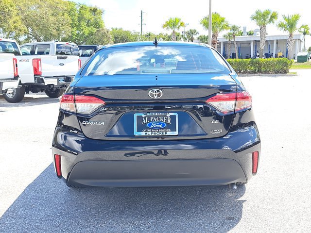 Used 2024 Toyota Corolla LE image 3