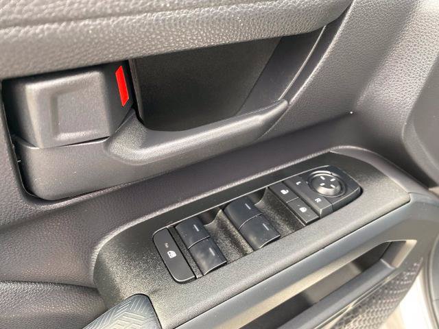 Used 2025 Toyota 4Runner SR5 AWD/4WD image 13