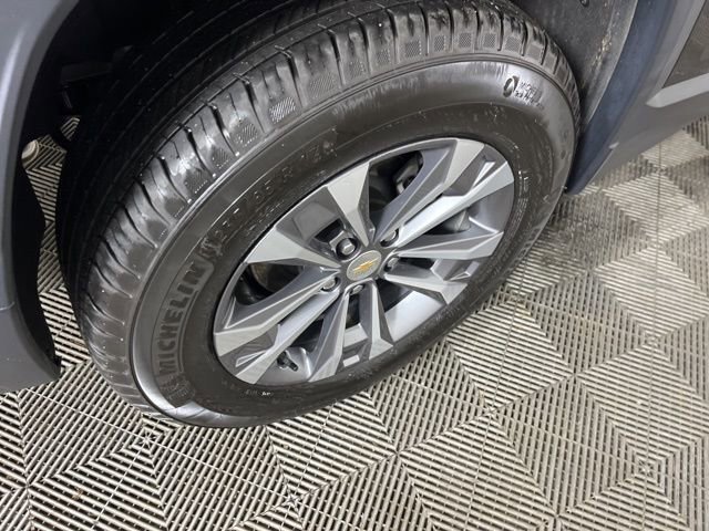 Used 2026 Chevrolet Equinox LT AWD/4WD image 9