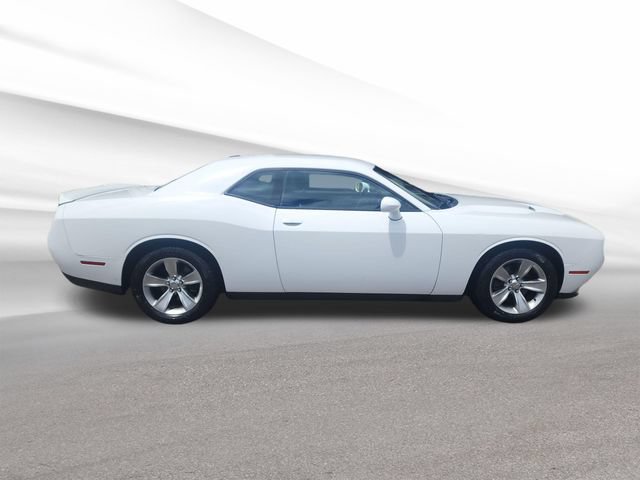 Used 2020 Dodge Challenger SXT RWD image 6