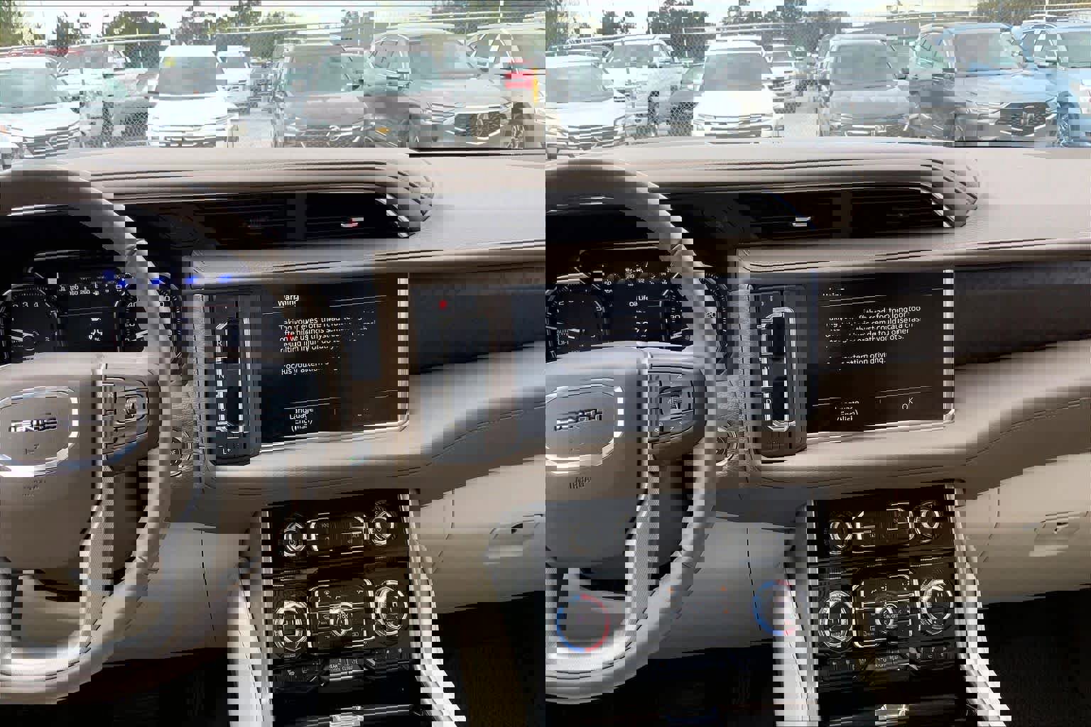 Used 2021 GMC Yukon Denali w/ Denali Premium Package image 9