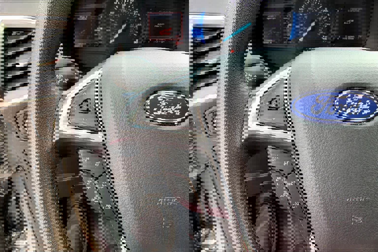 Certified 2024 Ford Edge SEL image 23