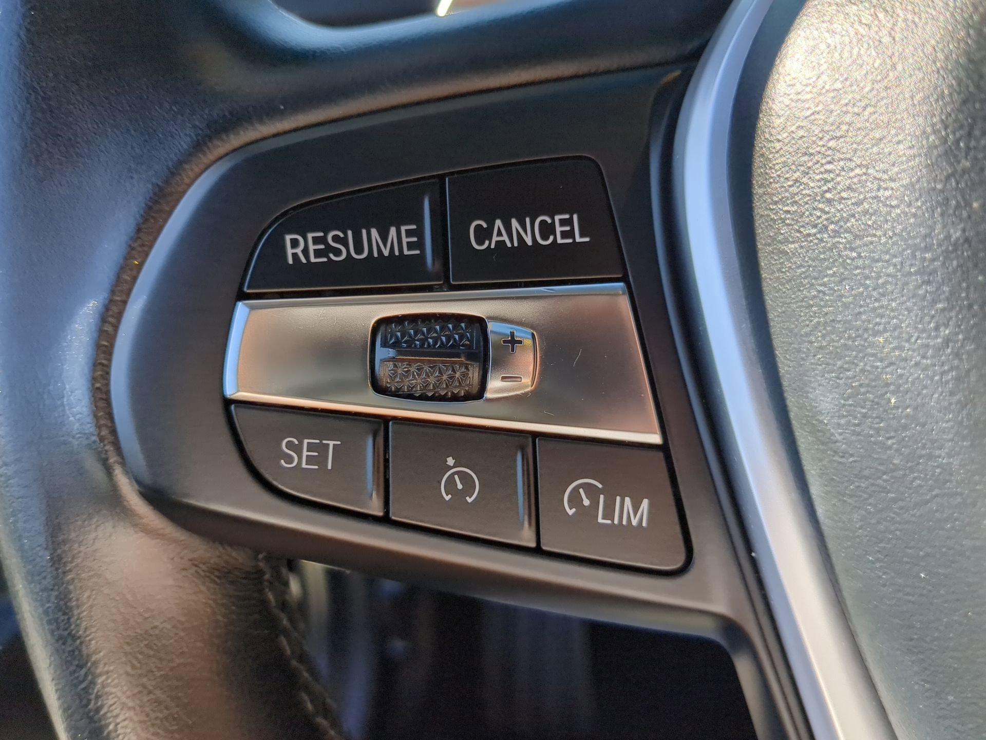 Used 2023 BMW 330i Sedan w/ Driving Assistance Package image 57