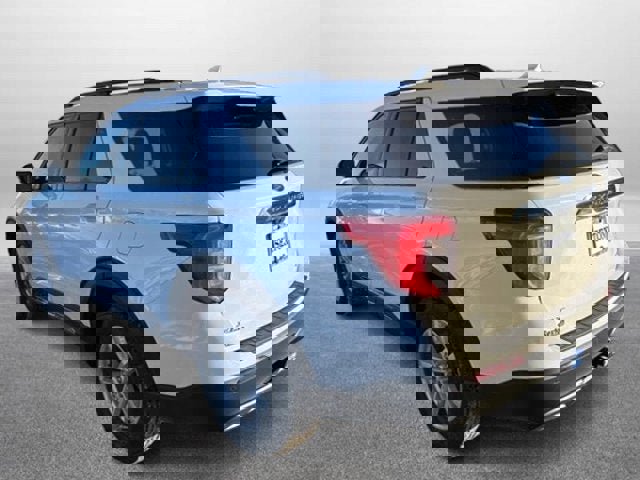 Certified 2023 Ford Explorer XLT w/ Equipment Group 202A image 5