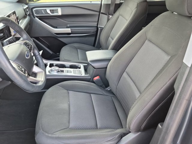Certified 2023 Ford Explorer XLT RWD image 16