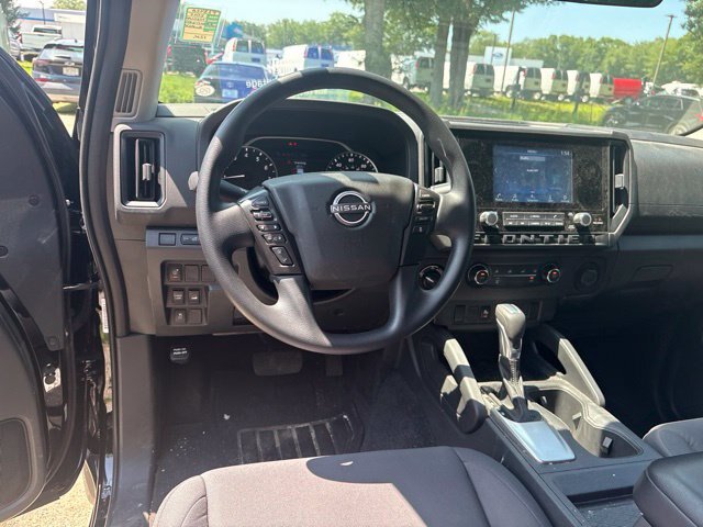 Used 2025 Nissan Frontier S AWD/4WD image 13