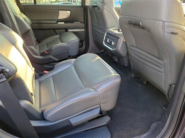 Certified 2025 Ford Expedition Active image 24