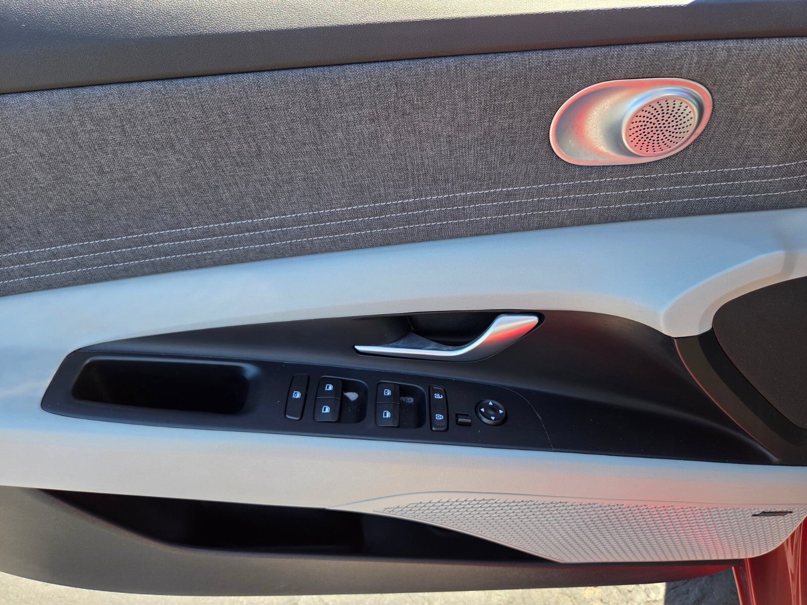 Used 2023 Hyundai Elantra Limited w/ Cargo Package FWD image 18