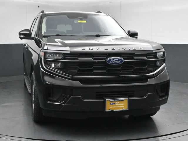 Certified 2025 Ford Expedition Active AWD/4WD image 2