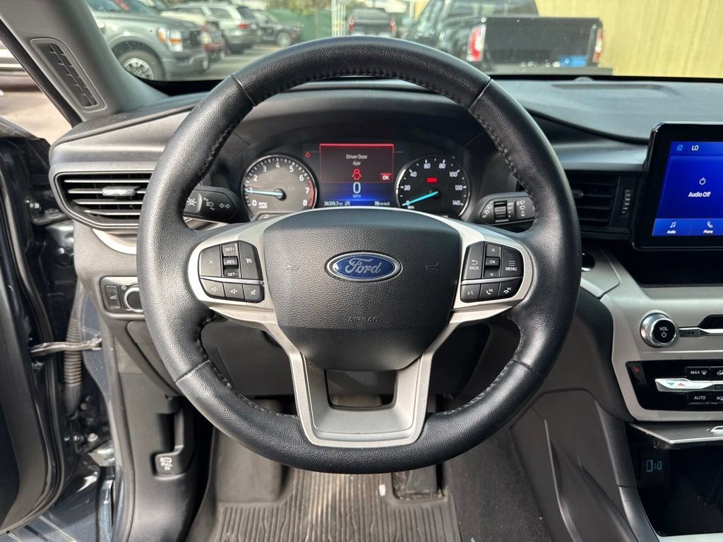 Certified 2024 Ford Explorer XLT RWD image 9