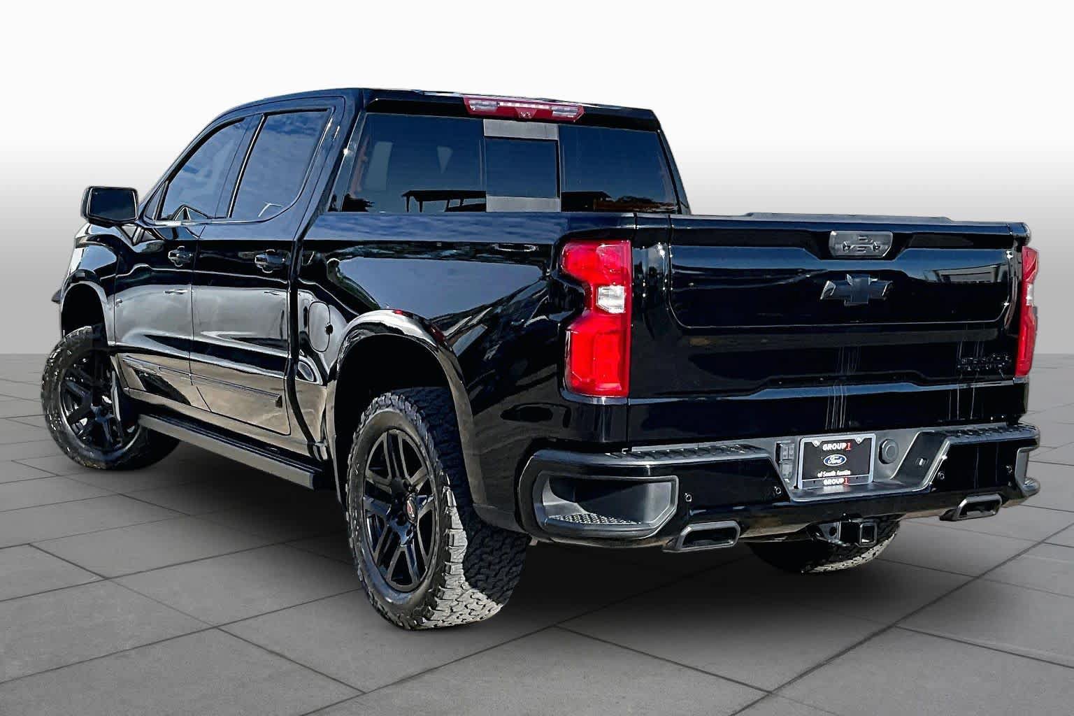 Used 2024 Chevrolet Silverado 1500 High Country w/ Midnight Edition AWD/4WD image 6