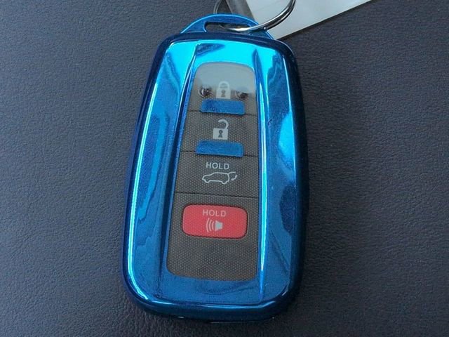 Used 2022 Toyota RAV4 XLE Premium image 29