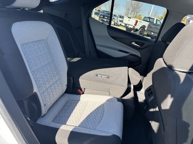 Used 2023 Chevrolet Equinox LT w/ Driver Convenience Package image 31