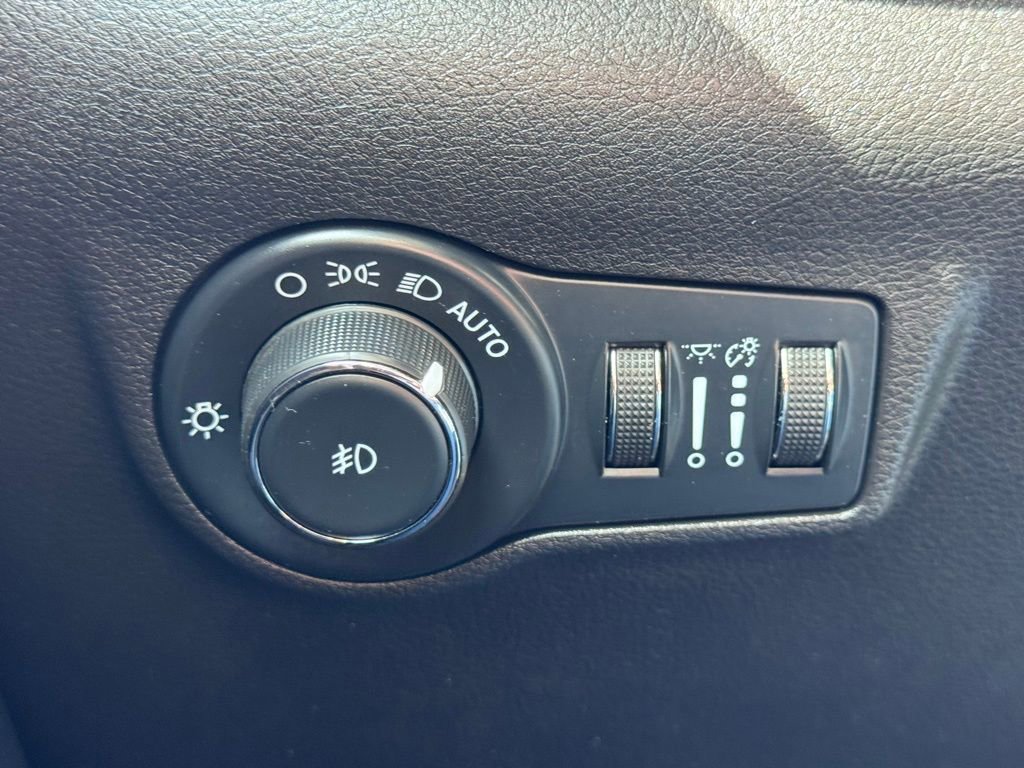 Used 2022 Jeep Compass Trailhawk AWD/4WD image 32