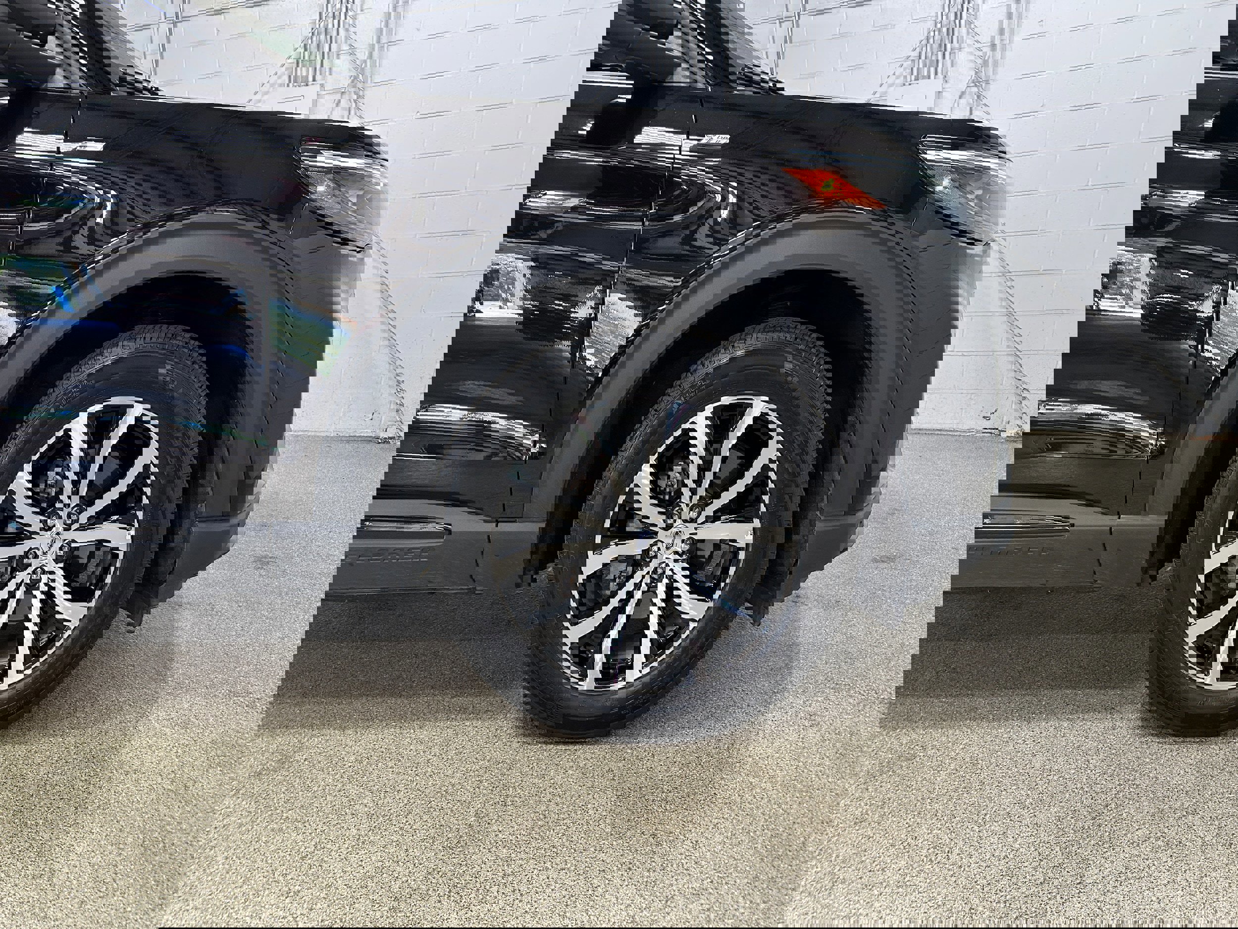 Certified 2025 Ford Explorer ST-Line image 31