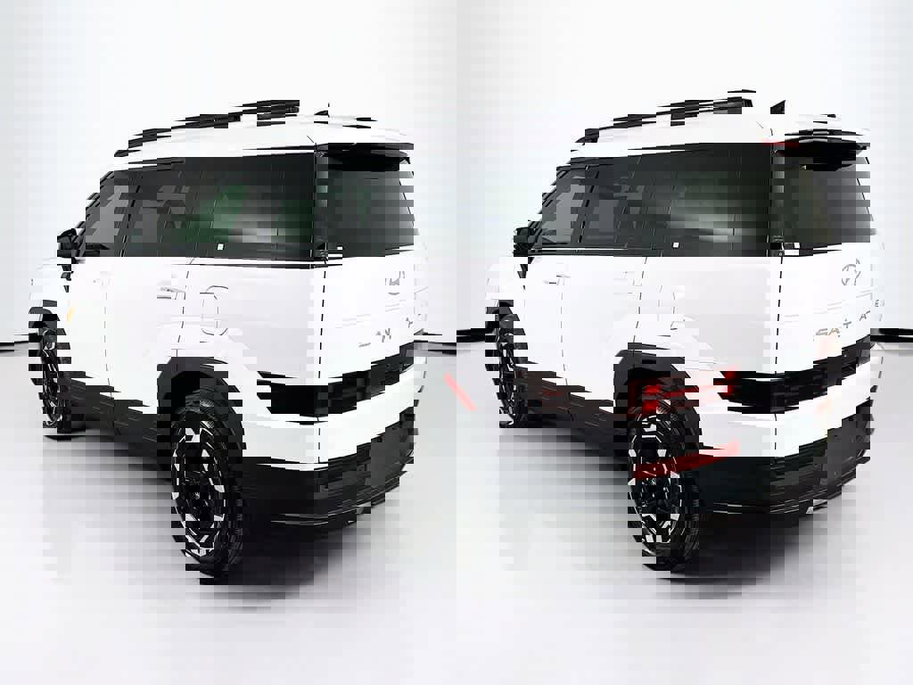 Used 2025 Hyundai Santa Fe SEL image 3
