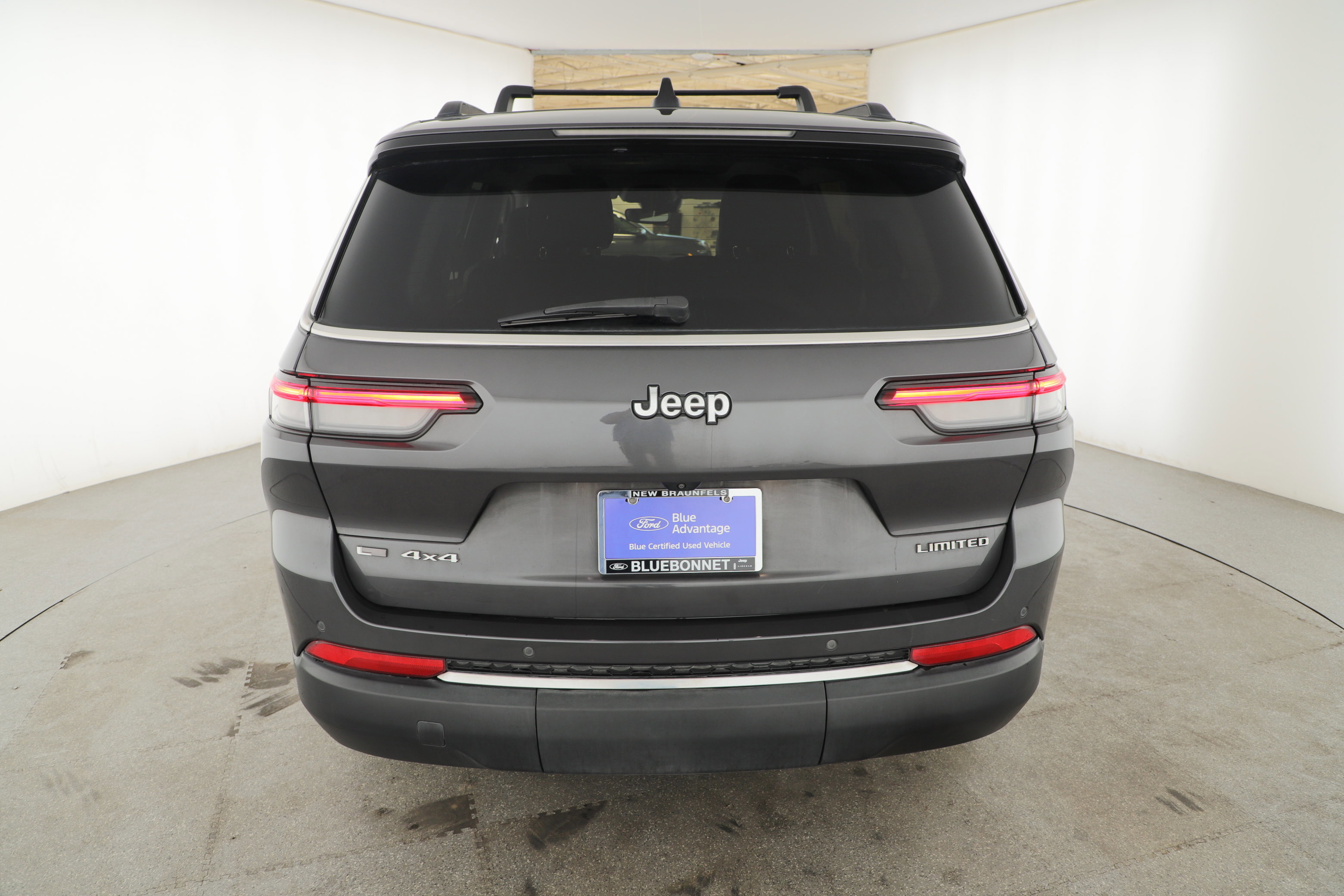 Used 2022 Jeep Grand Cherokee L Limited image 2