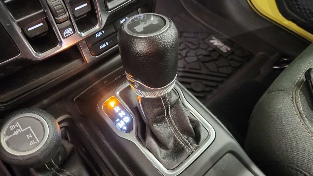 Used 2024 Jeep Wrangler Unlimited Sahara AWD/4WD image 24